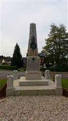 Le monument aux morts - Ourville-en-Caux